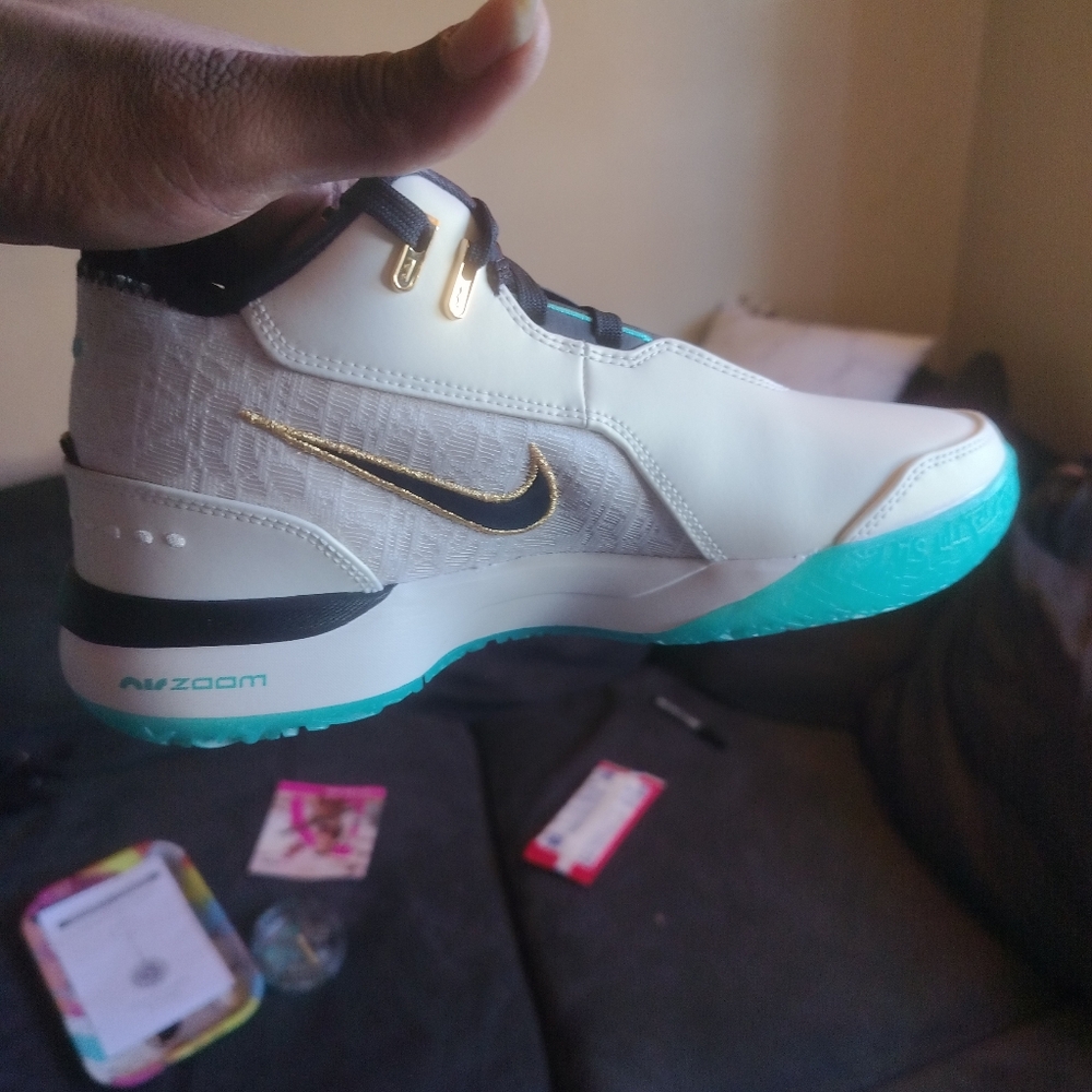 Can't fit them brand new never worn